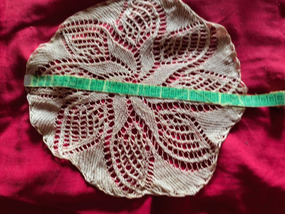 Продавам плетени на една кука покривки