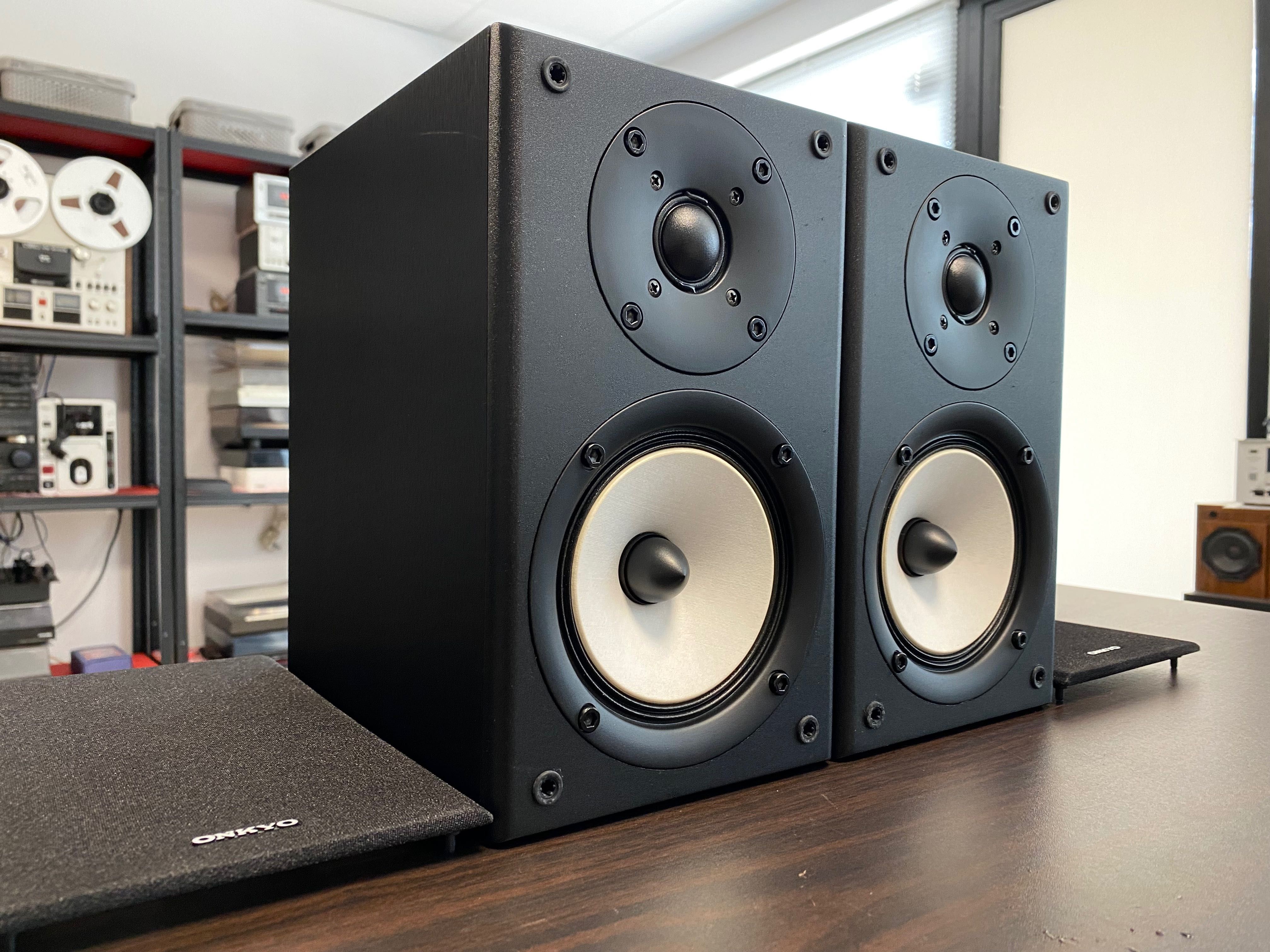 Чудесни тонколони Onkyo
