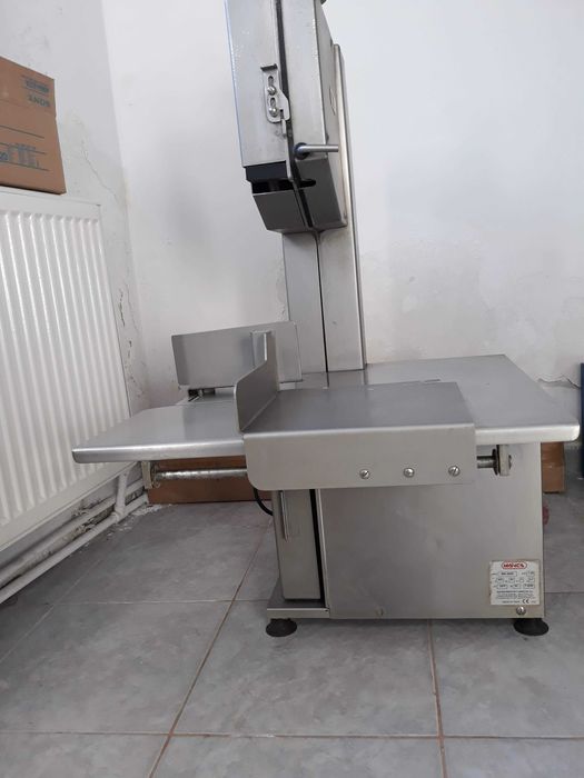 Vitrine frigorifice din inox, congelatoare si agregate carmangerie
