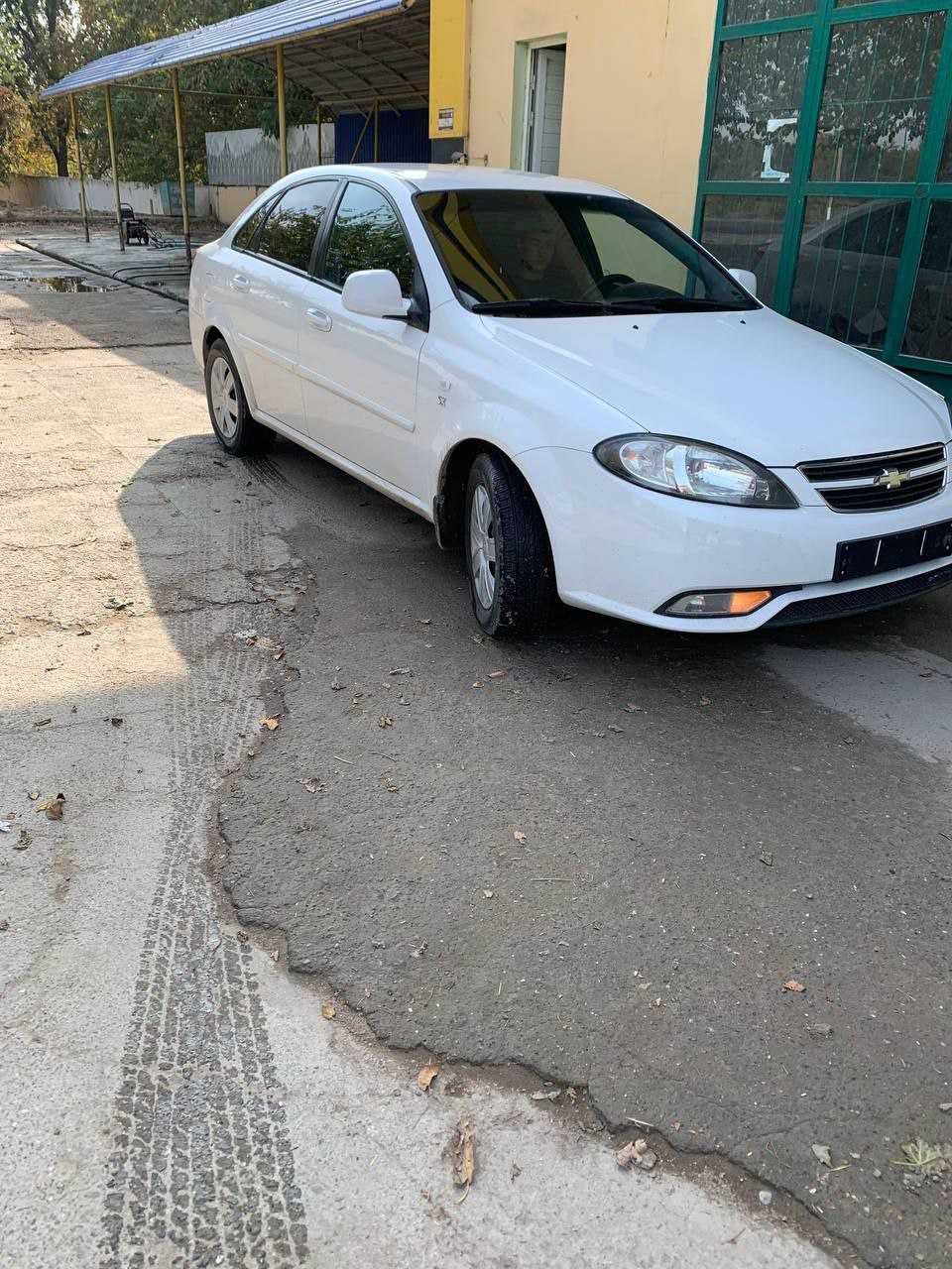 Gentra 2015 1evro 230.000 prabek 8.800,$