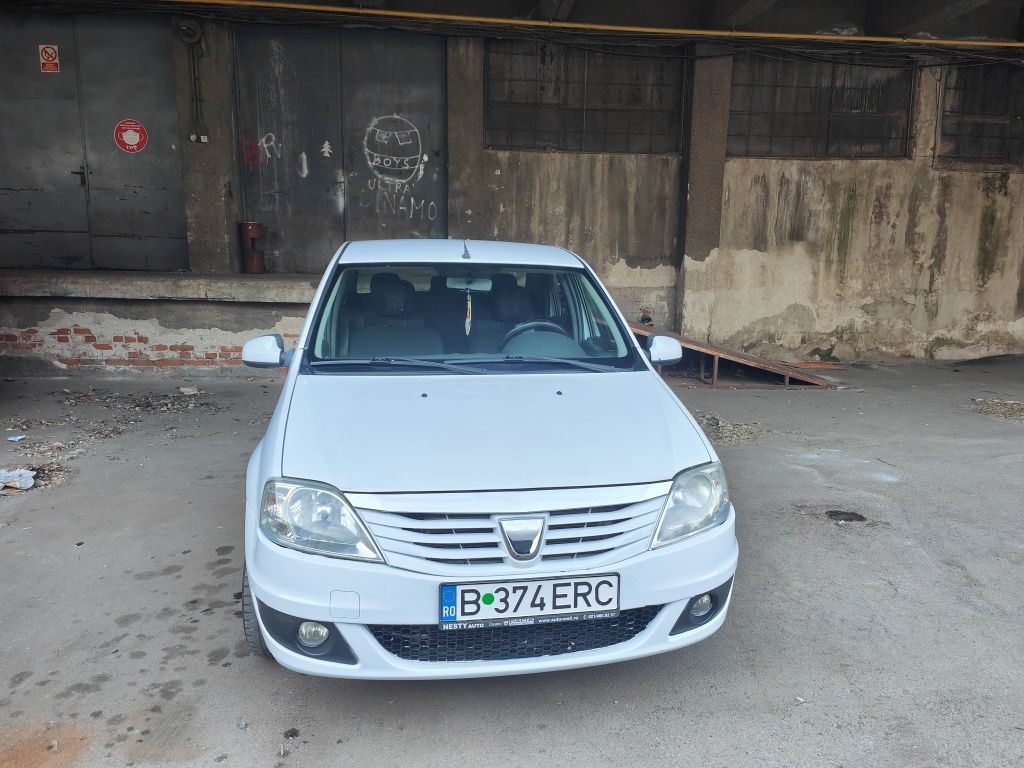 Vând Dacia Logan 2011 A.C functional