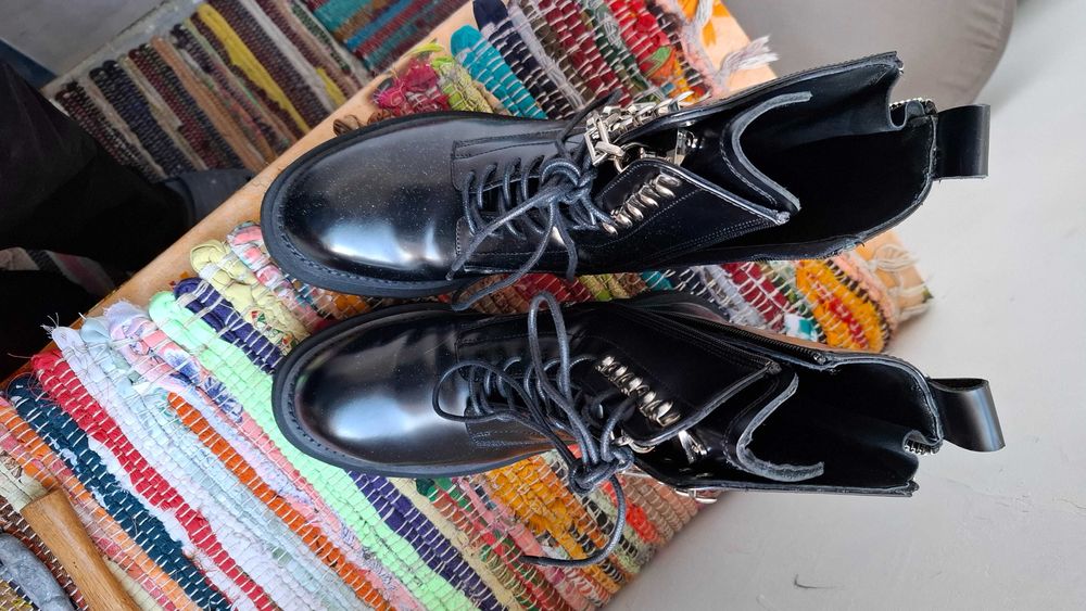 IL PASSO - Ghete damă, model deosebit din piele naturală