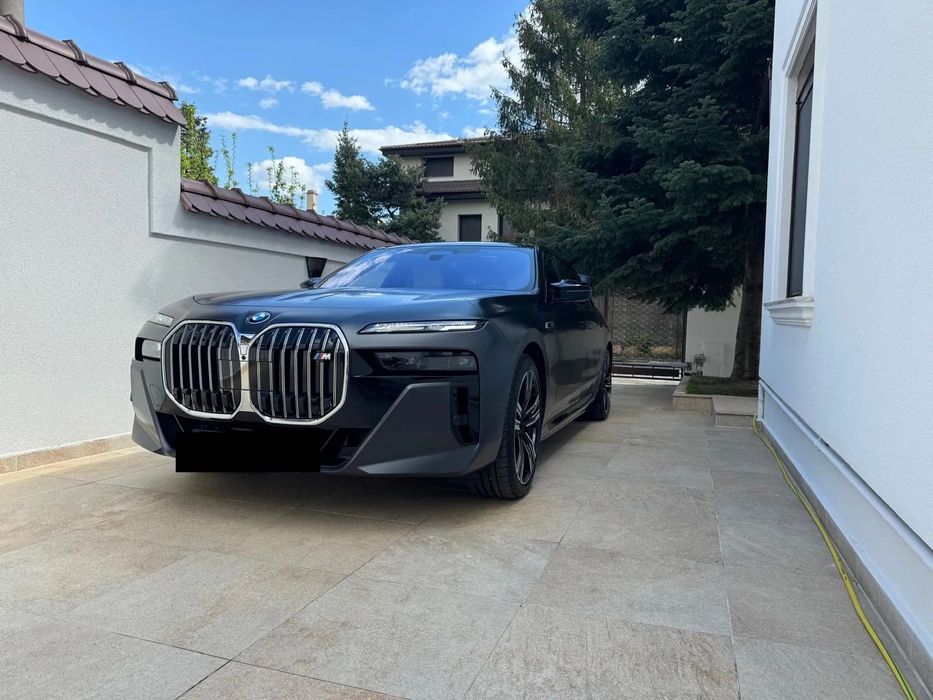 BMW Seria 7 BMW M760e xDrive Sedan STOC BUCURESTI!!