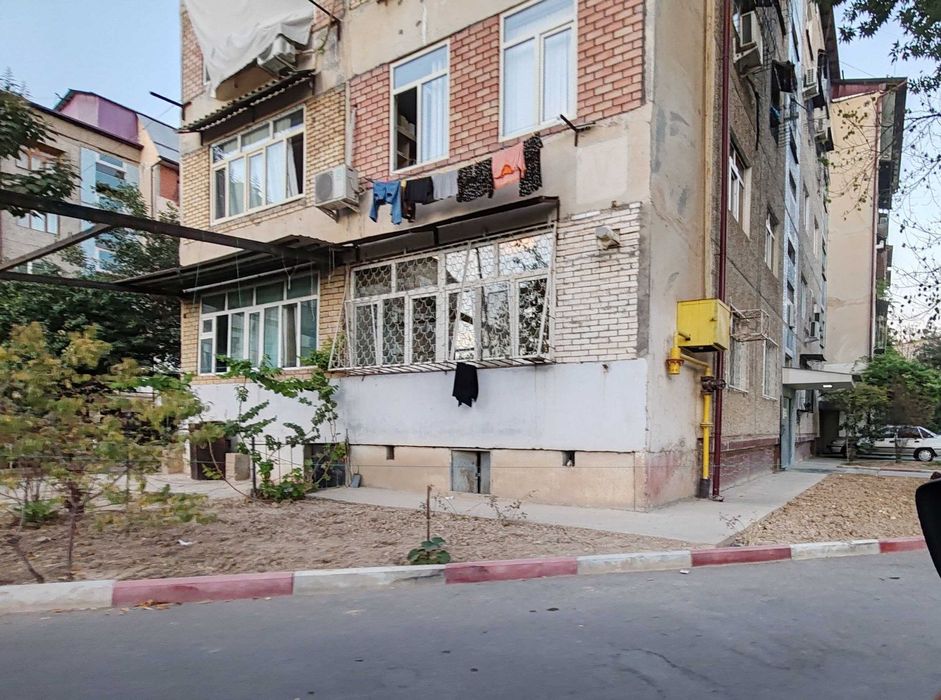 м.Тинчлик Афсона 1(2)-комн 1/5 42 м² балкон 2х6 м сост среднее огород