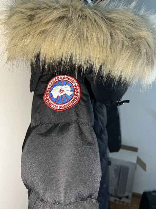 Vand geaca de iarna Canada Goose puf femei