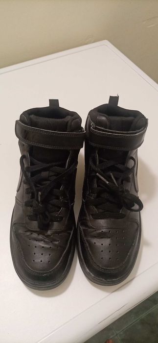 Маратонки високи/боти Nike
Сникърси Court Borough Mid 2