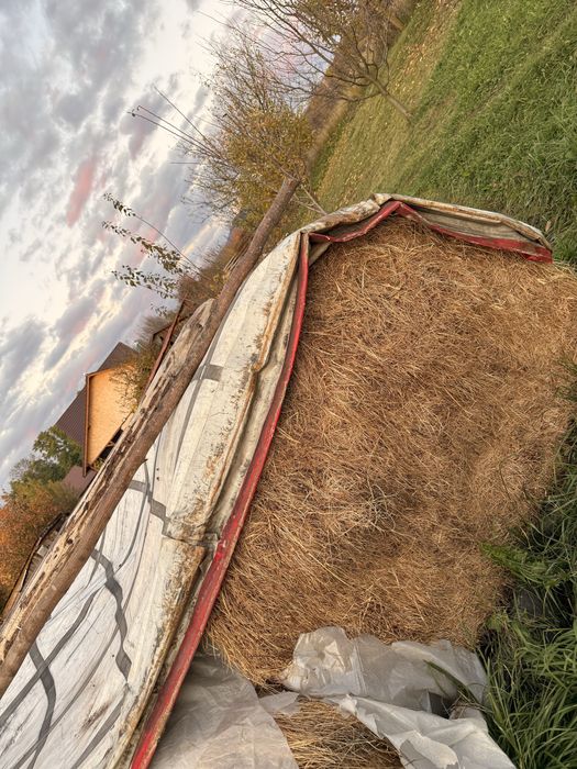 Vând baloți de otava 140/140 si fân 120/120