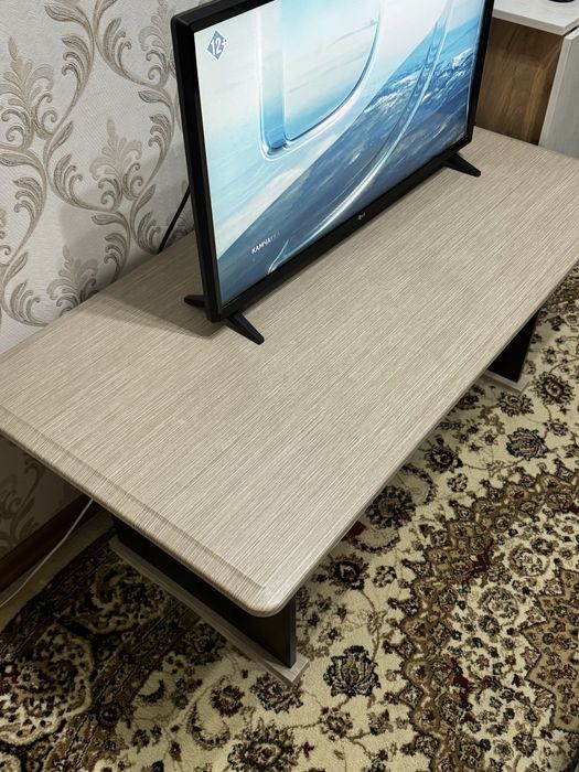 продам стол журнальный