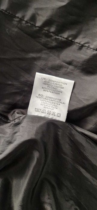 Geaca neagra matlasata cu puf si pene