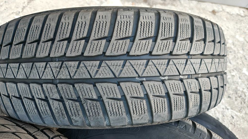 4 зимни гуми 215 60 R17