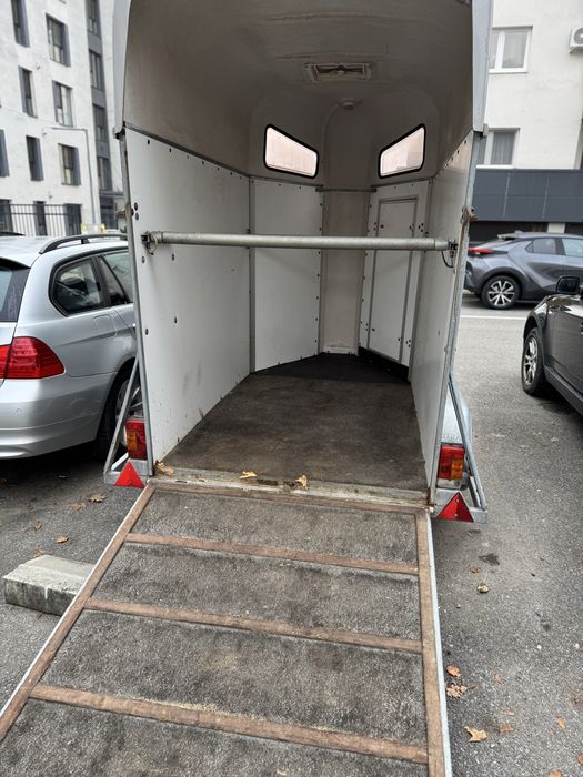 Remorca cai remorca animale