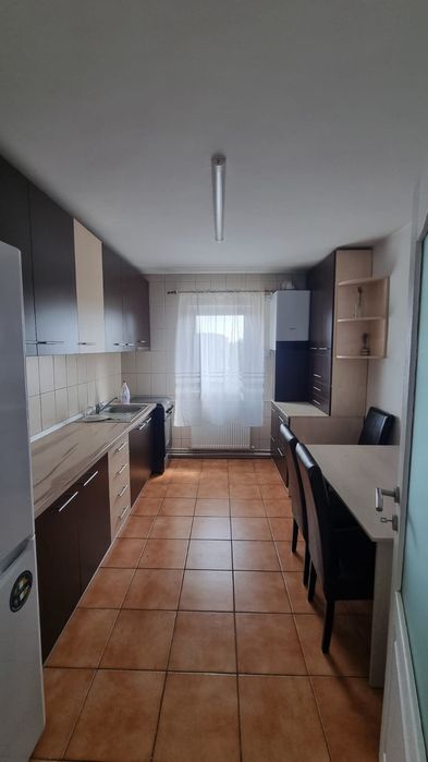 Inchiriez apartment cu 3 camere  Cartier Mărăști (Cluj)