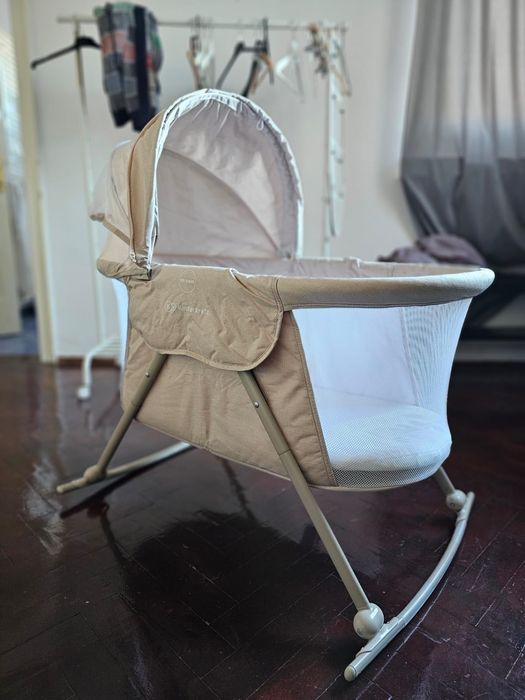 Pătuț pliabil și balansoar Kinderkraft
Stare foarte bună.