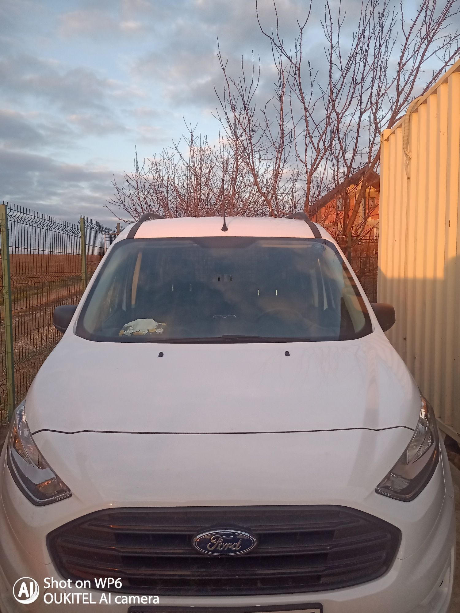 Vând Ford Transit Connect sau schimb