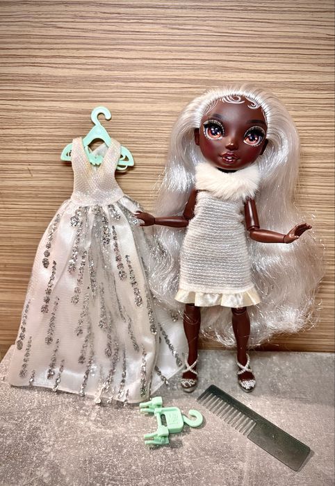 Ayesha Sterling Rainbow High Fashion Doll Papusa