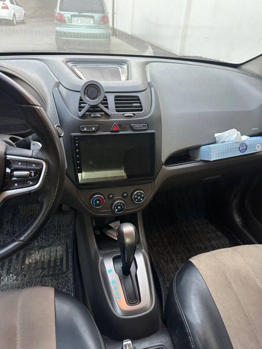 Холати яхши бир кол хайдалган битта пароги бн эшигини тегида мятина бо