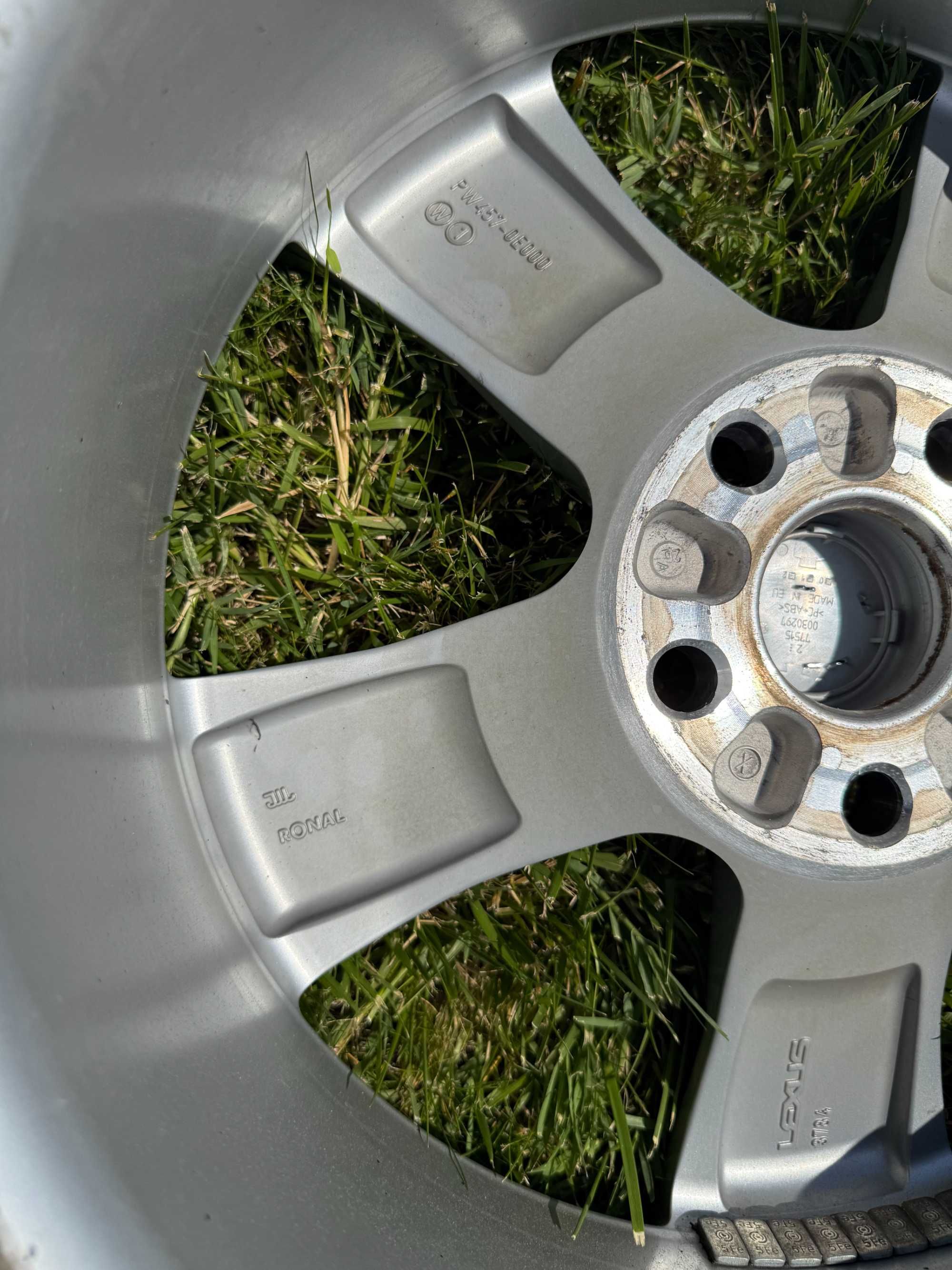 18" Оригинални джанти с гуми Lexus RX