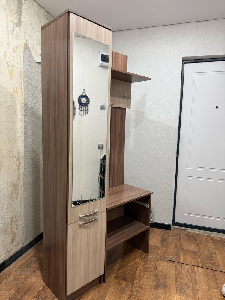 Продам шкаф в прихожую