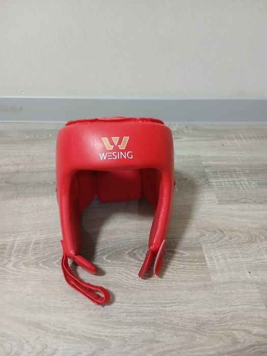 Шлем Wesing. Перчатки Velo