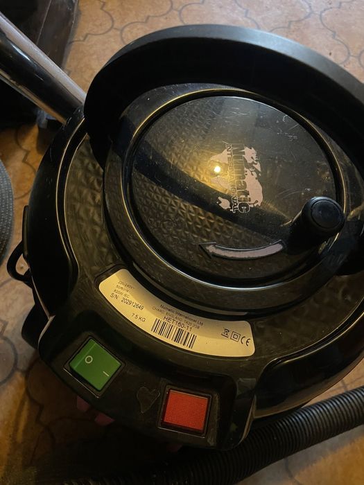 Прахосмукачка Henry