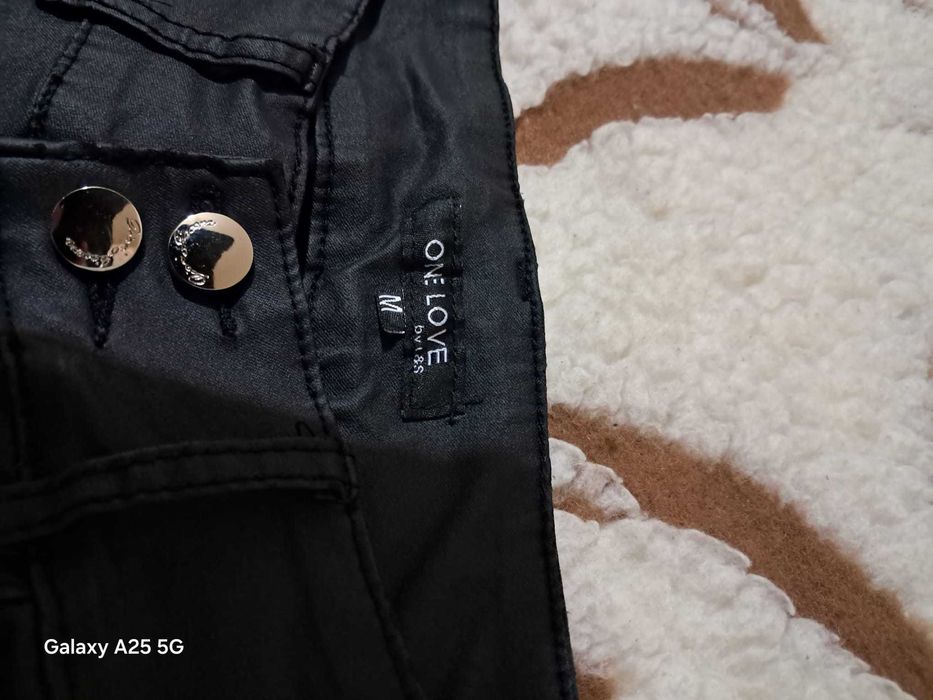 Pantaloni piele ecologica