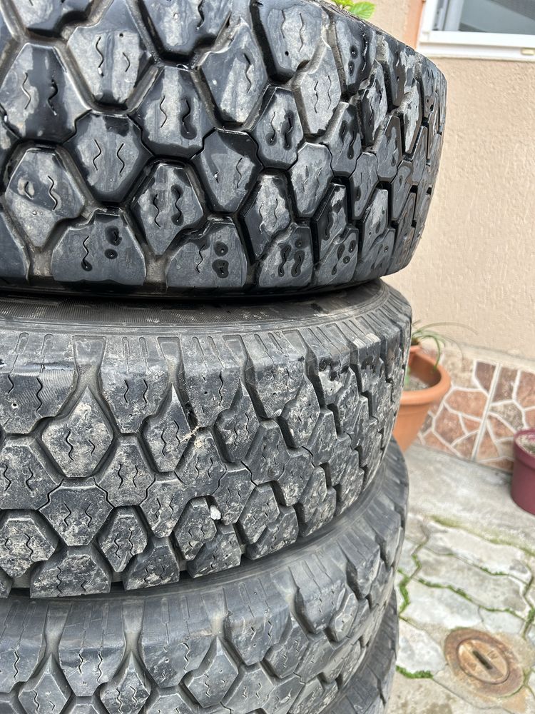 Cauciucuri GOODYEAR 215/75/R16C de iarna