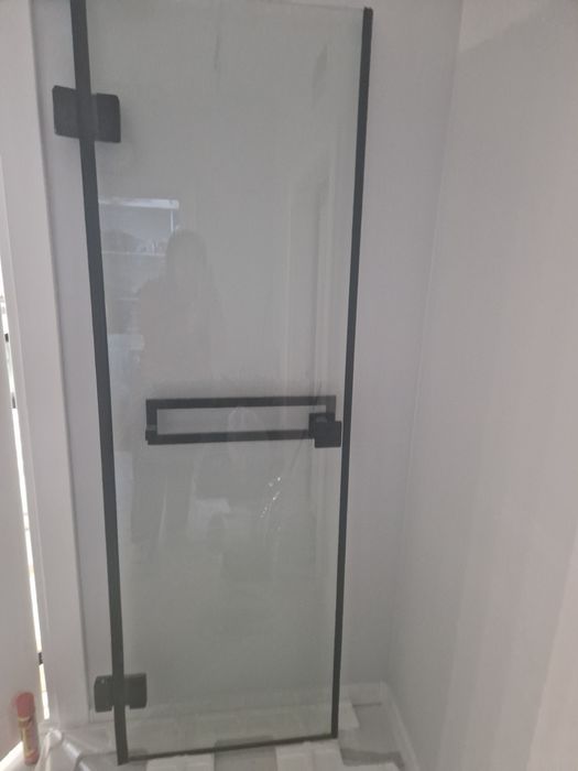 Дверь для душевой кабины