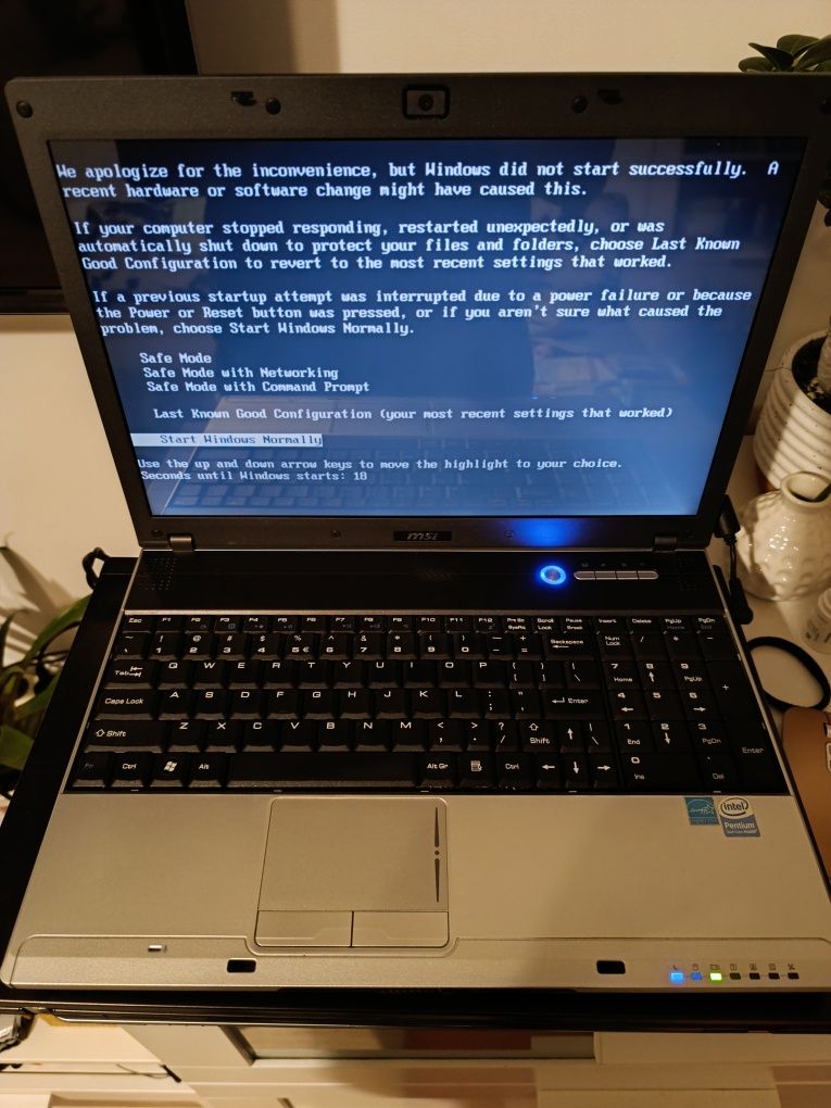 Laptop MSI MS-163K