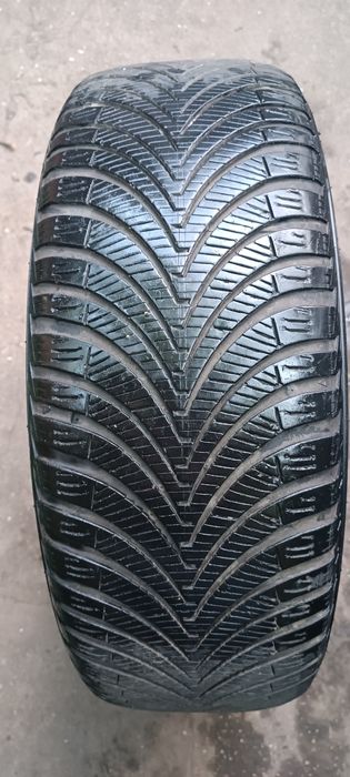 215/60/R16 Jante tablă GM + anvelope:Opel (două bucăți)Motorină