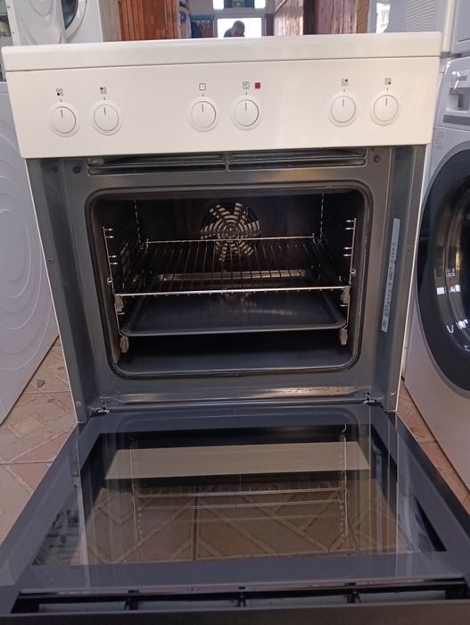 Свободно стояща печка с керамичен плот VOSS Electrolux 2годиниГаранция