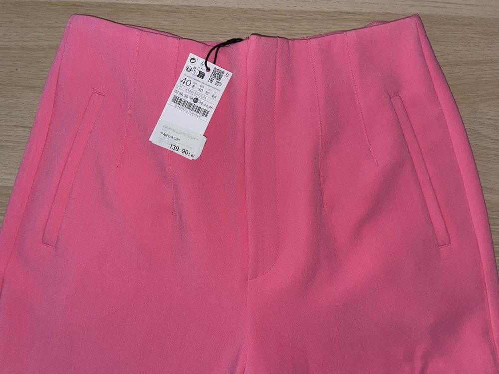 Pantaloni noi cu eticheta stradivarius 40