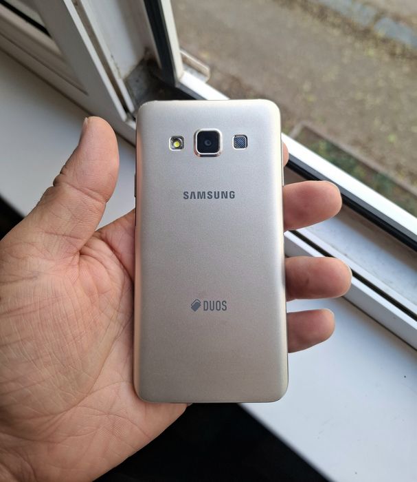 Продам Samsung Galaxy A3 16Гб в отличном рабочем состоянии