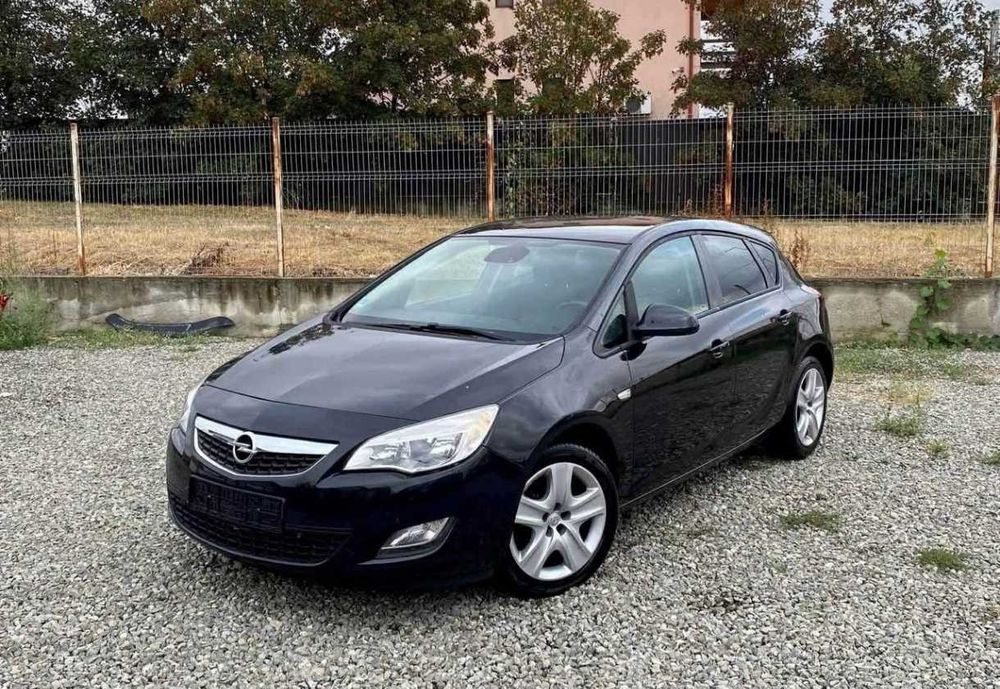 Vând Opel Astra j 2011 1.4 benzina 120 cp
