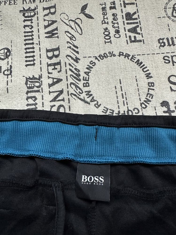 Hugo Boss pants original долнище.M