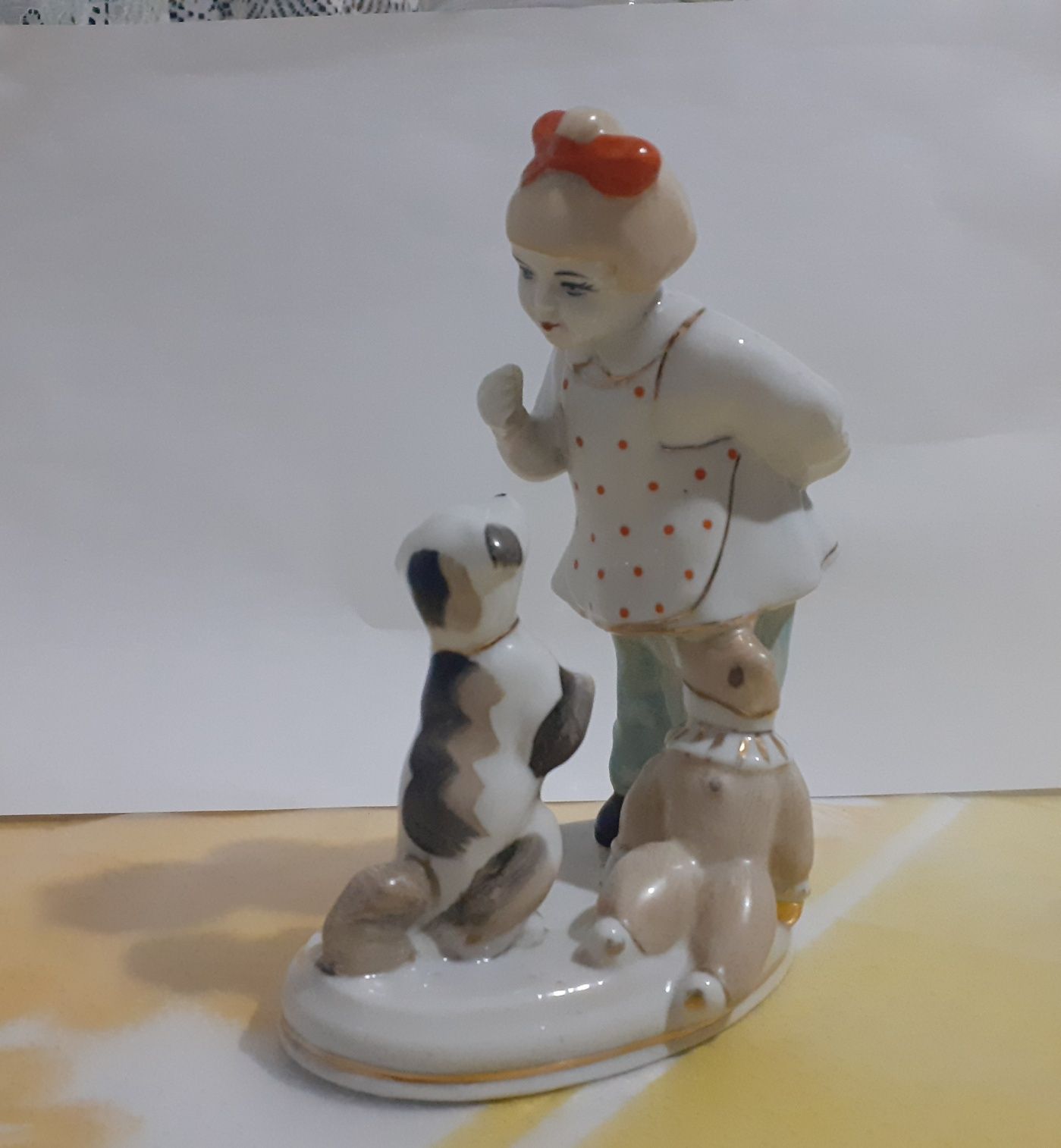 Статуэтка девочка с собачкой СССР .