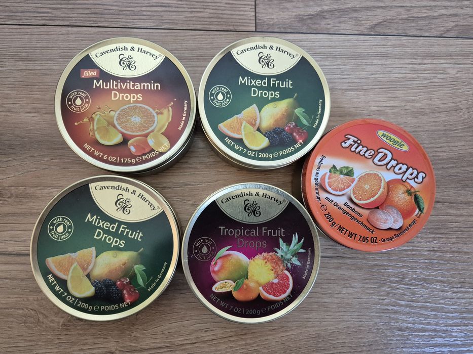 Кутии метални от бонбони.