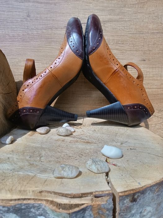 Изисканост към облеклото Ви с елегантни обувки от естествена кожа