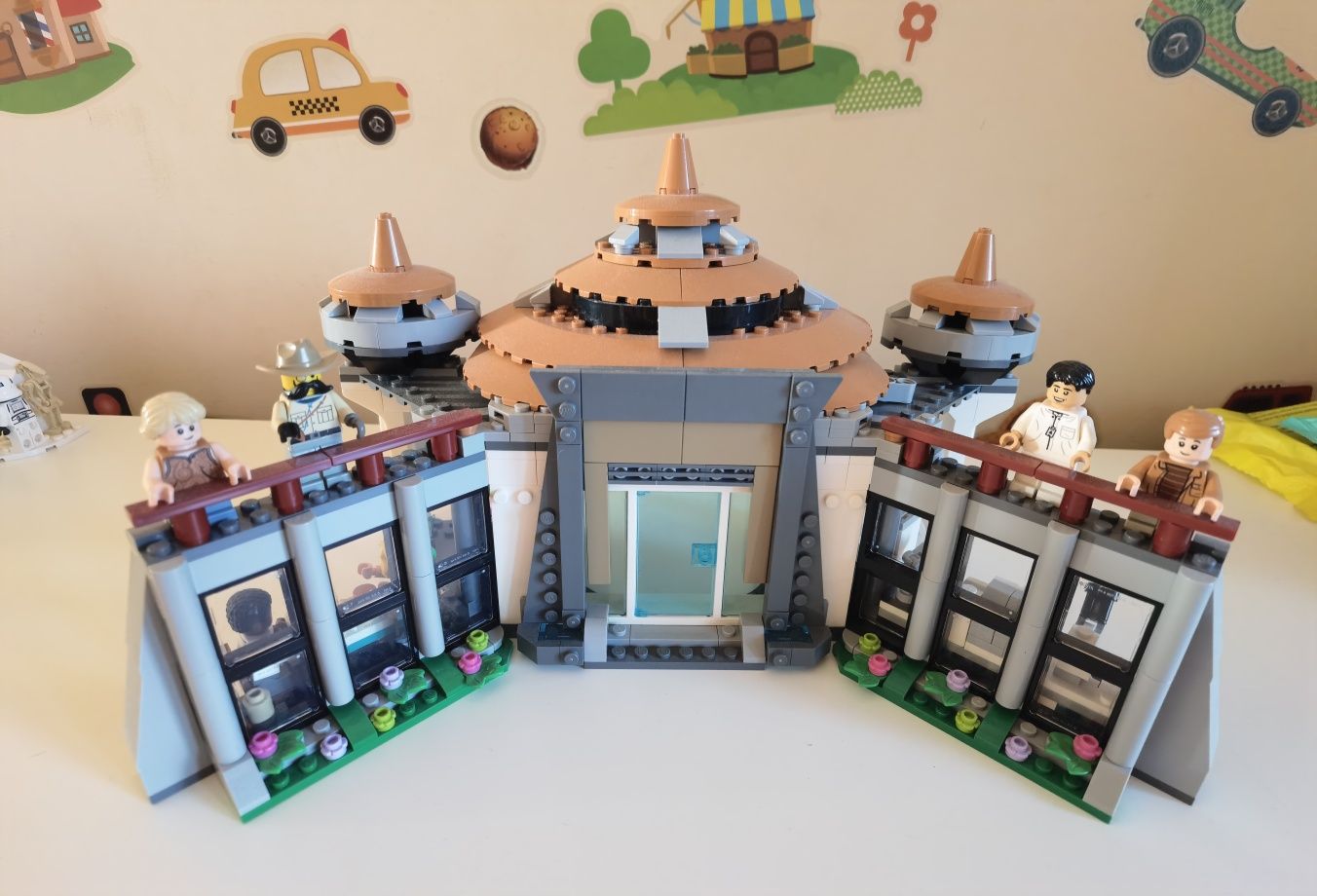 Продавам lego 76961
