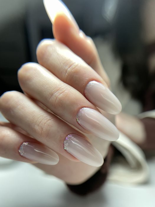 Маникюр  Нарвщивание ногтей