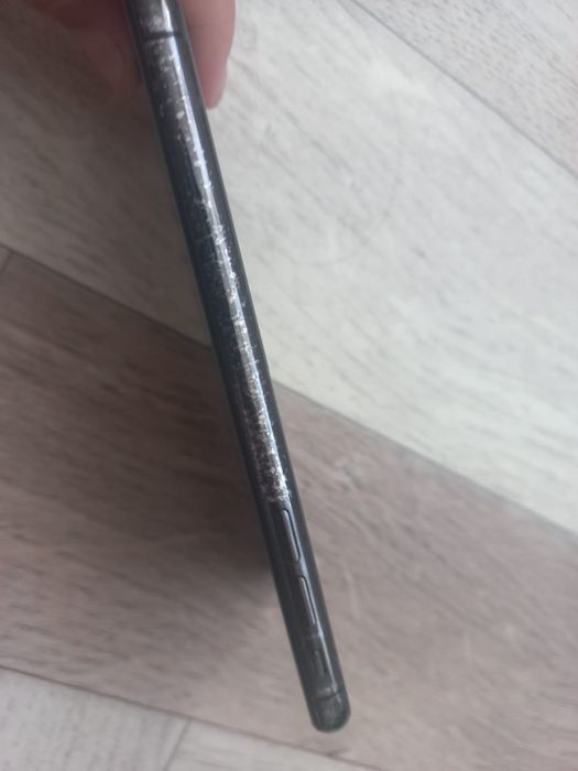 iPhone 10  не включается