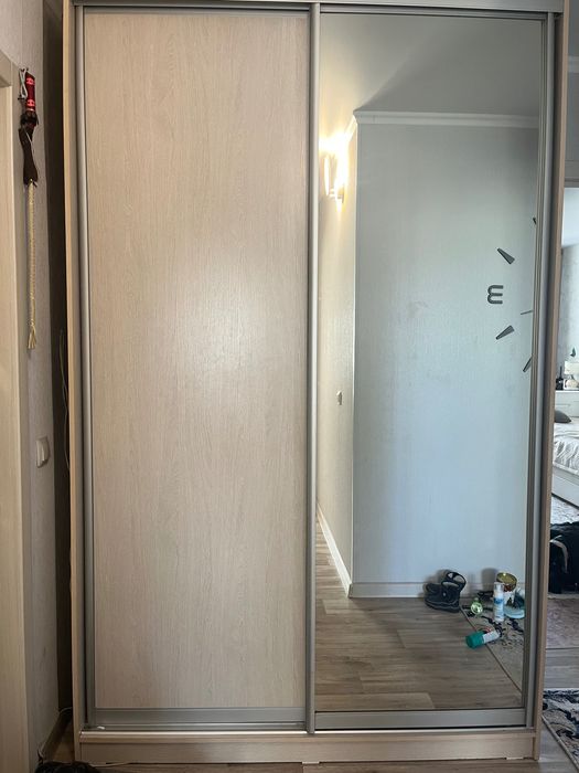 Продам шкаф в прихожую