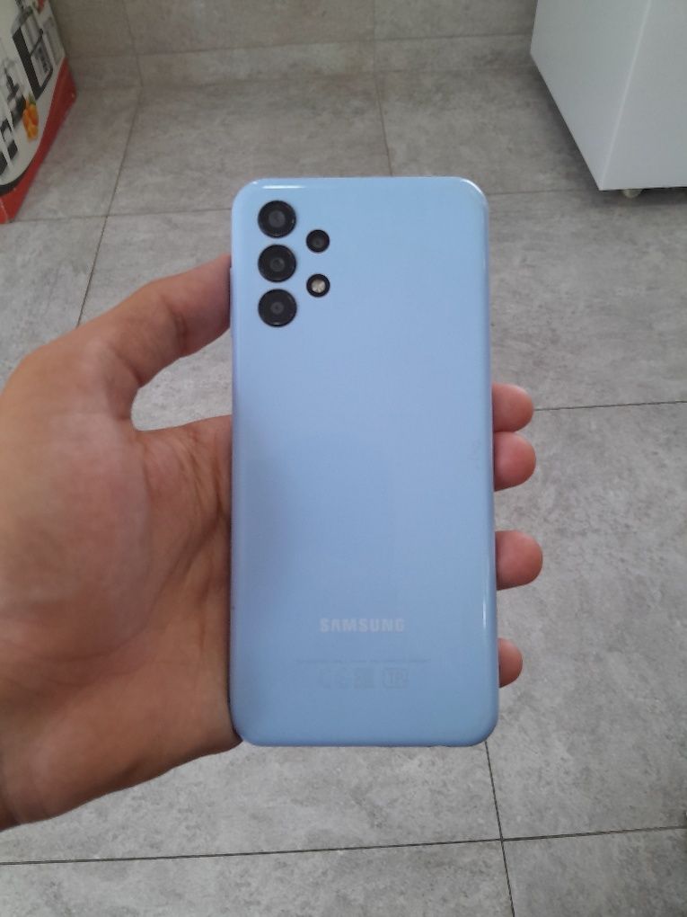 Samsung A13 sotladi