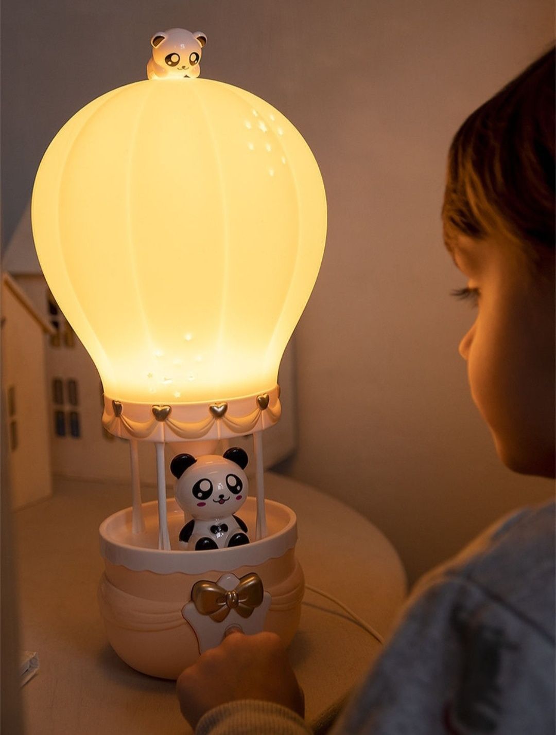 Светильник Ночник детский воздушный шар с пандой и космонавтом подарок
