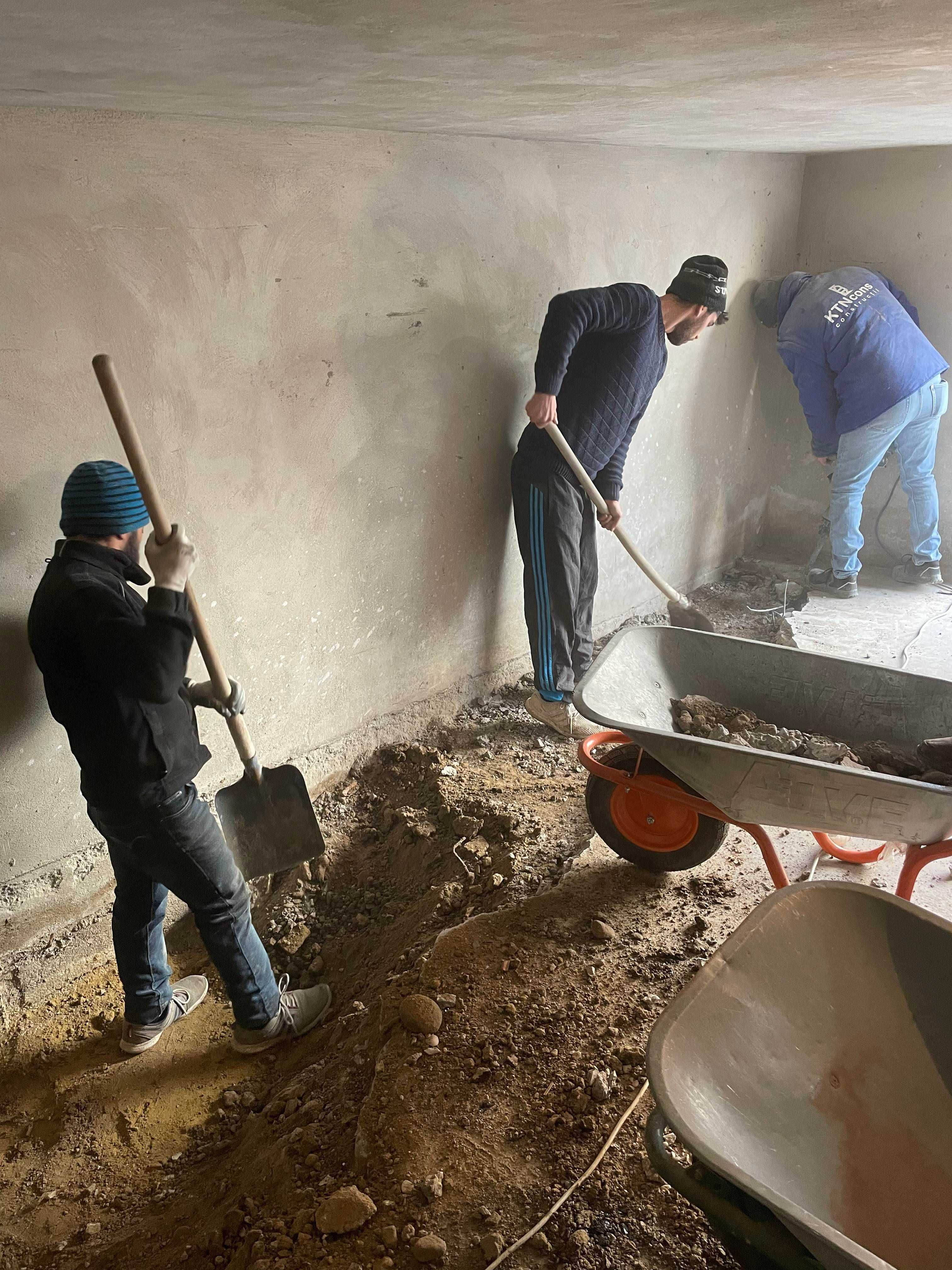 Executam demolari,spargem betoane,debarasari,transport moloz