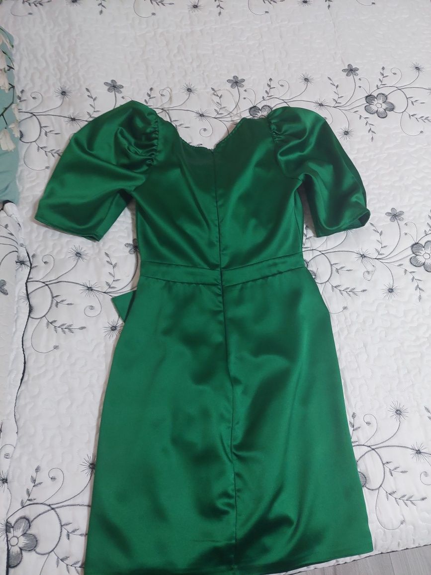 Rochie în stare perfecta, purtata câteva ore, mărimea 38