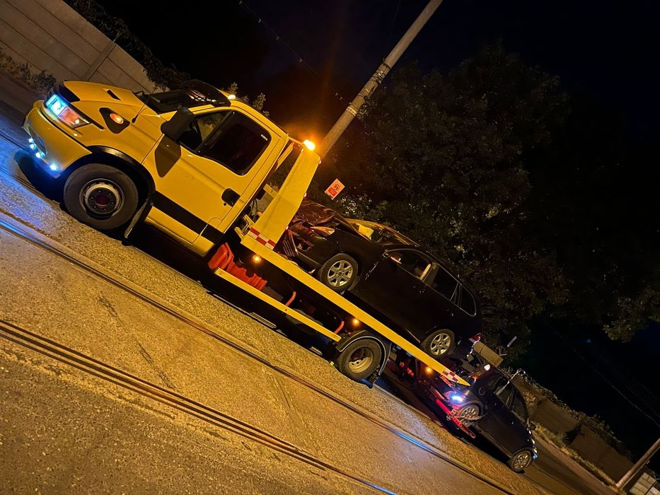 Autoplatforma hidraulica iveco daily