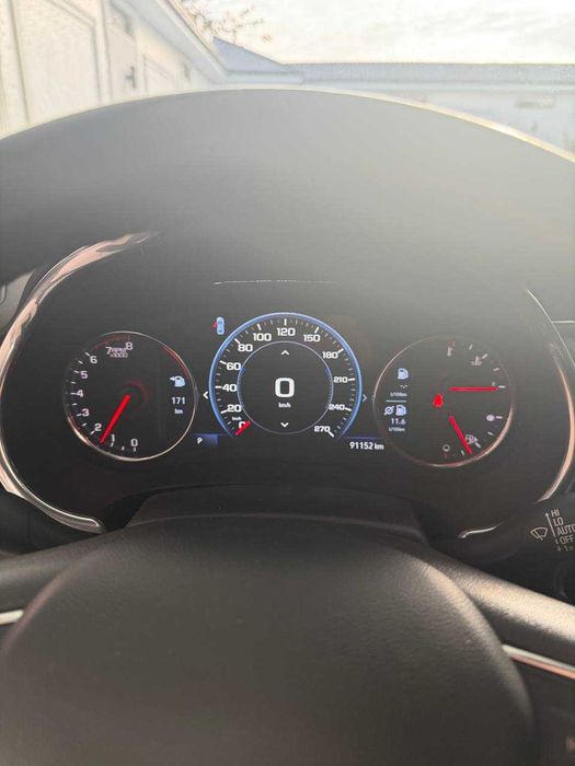 Срочно! Malibu 2 Premier 2020 Белый! 91 тыс км пробега! Чистая краска!