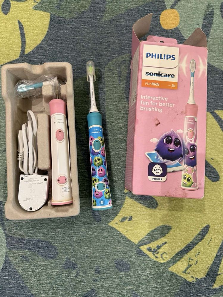 Две Електрическа  четки за зъби Philips sonicare+зарядно +нова глава