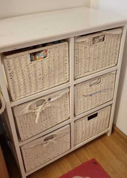 Vând comodă cu sertare