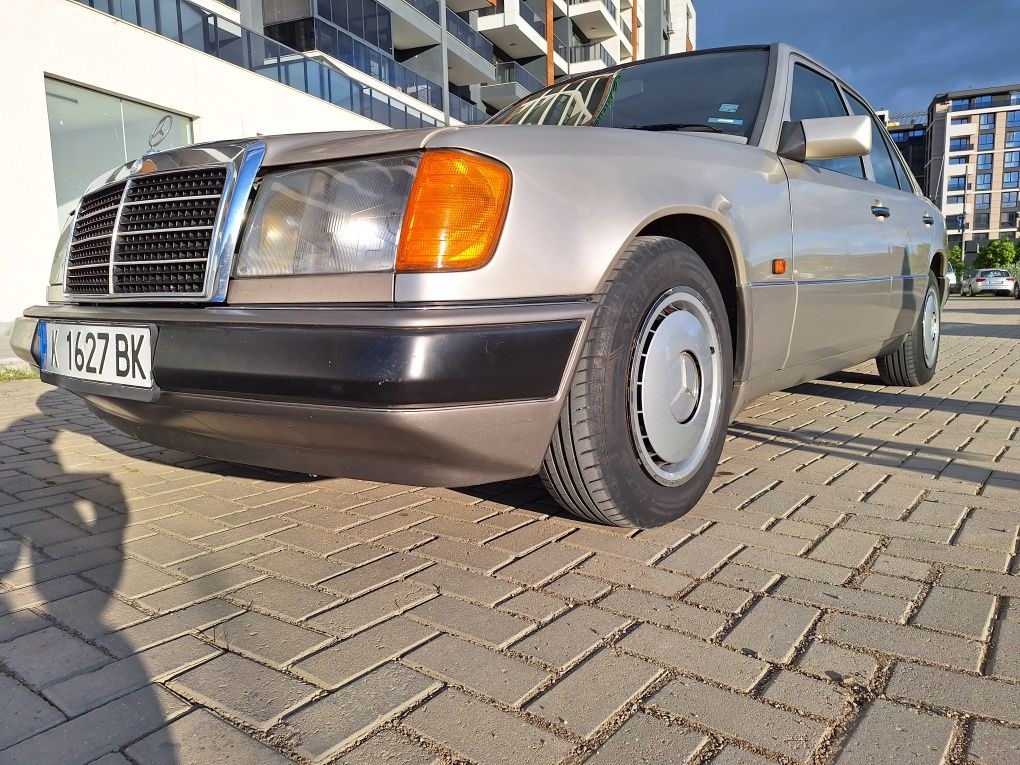 MERCEDES W124 / 250D